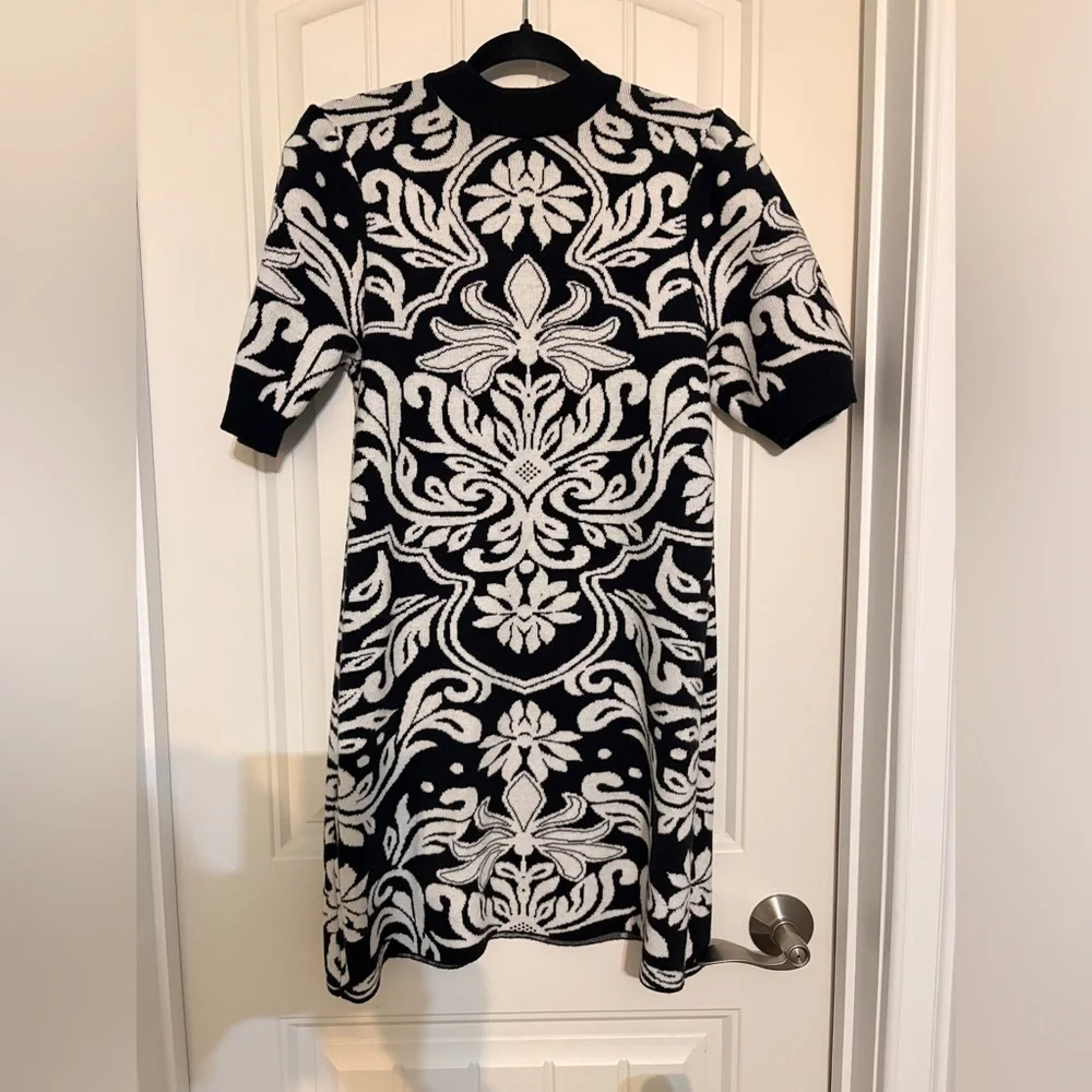THML Black and White Floral Mini Dress EUC